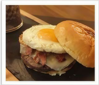Hamburguesa Soberbia De Ternera con patatas fritas
