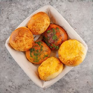 Булочки з сиром пармезан