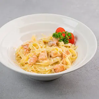 Феттучини с лососем
