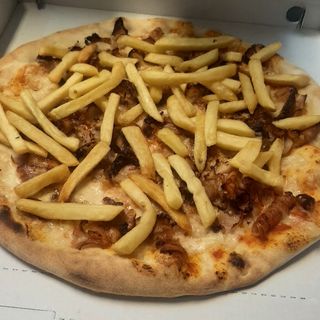 Pizza kebab e patate fritte 