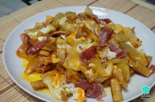 Patatas Fritas Con Queso Gratinado