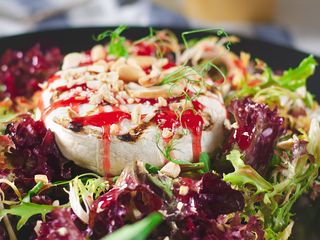 Камамбер запечений в хоспері