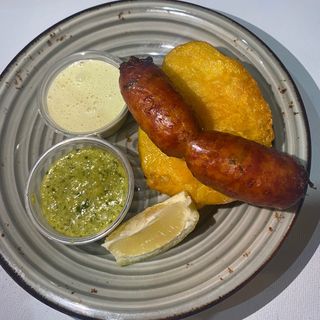 Papa aborrajada  + chorizo criollo. 