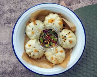 PIEROŻKI BAO  z kurczakiem hoisin