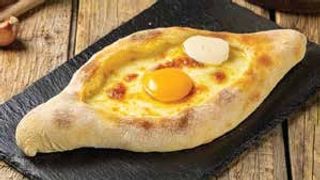 Khatchapuri adjaruli