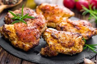 MUSLOS DE POLLO DESHUESADO A LA PARRILLA