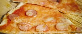 Pizza piatto wurstel