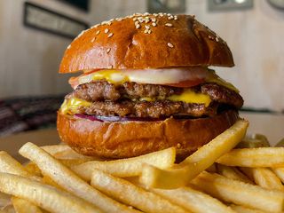 Смеш Бургер (картопля фрі+напій)