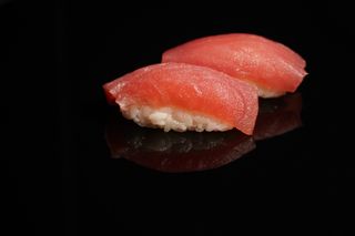 119. Nigiri/sashimi maguro