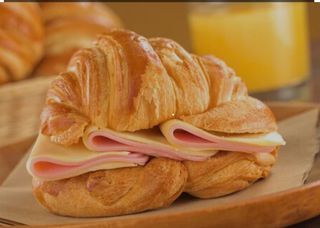 Croissant jamón York y queso