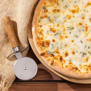 4 ყველის პიცა