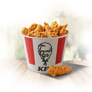 10 Wings + 10 Strips L Bucket