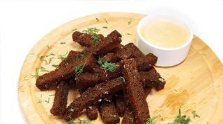 Грінки з житнього хліба з часником та соусом (130г)