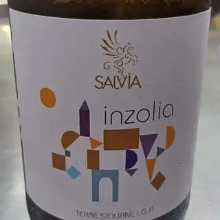 Vino bianco inzolia