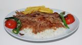 Beef shawarma, flovi.pilav ustu  et