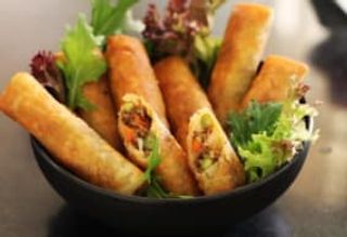 115. Mini Rollitos Filipinos