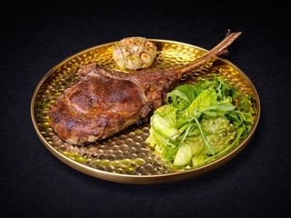 Стейк тамагавк з хрустким салатом (400g)