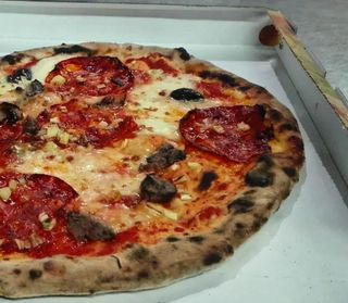 Pizza piccante normale