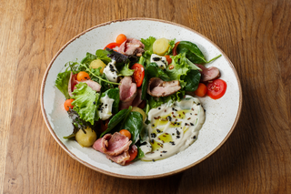 Салат з качкою та яблуком