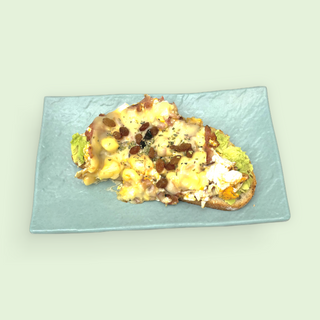 Tosta de huevos revueltos
