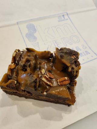 Brownies cioccolato con caramello e noci