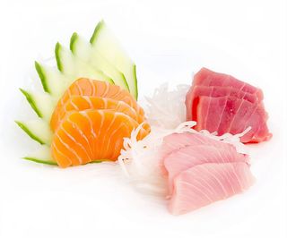 100. Sashimi misto