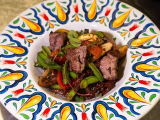 Теплий салат з телятиною (280g)