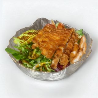Ensalada Con Pollo Crujiente