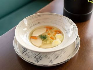 Домашній бульйон з куркою су-від (300g)