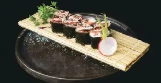 153. Hosomaki De Anguila (8 Pzs.)