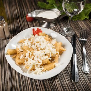 Cartofi prăjiţi cu caşcaval