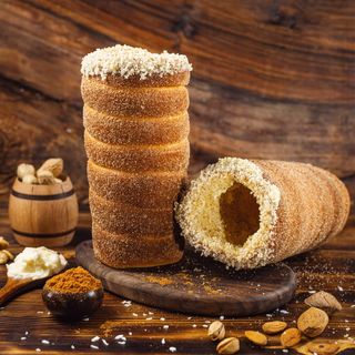 ვანილის კრემით და თხილით (კლასიკური)