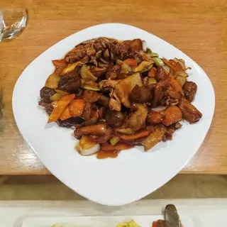 135. Пилешко месо с патладжан (700гр)