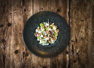 Grúziai csirkemell saláta / Salată Georgiană cu Piept de Pui