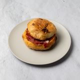 Komplet lepinja sa goveđom pršutom