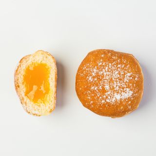 Пончик із манго-маракуєю