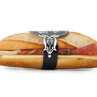 54. Formaggio morbido, speck, lattuga e maionese