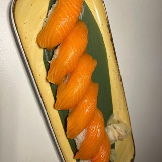 Nigiri Salmão Cru (6un)