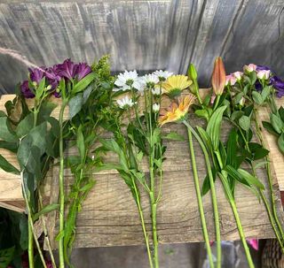 Ramo Variado Pequeño Según Flor De Temporada