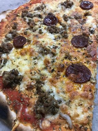 Pizza carne del chef (33 cm.)