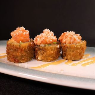 Futomaki Salmón (8 Uds.)