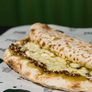 Zaatar & Queso