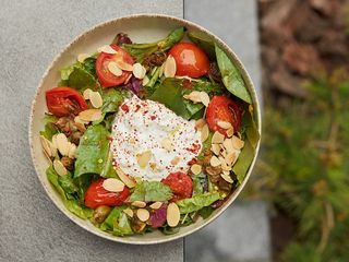 Салат з страчателлою (230g)