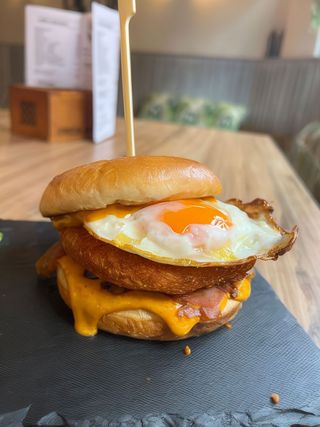 CRUJIENTE DE POLLO + PATATAS FRITAS