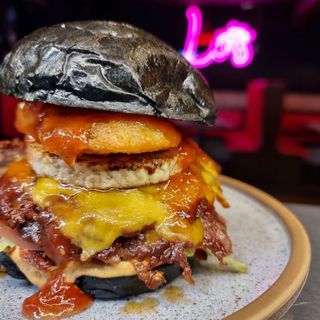 Black burger smash