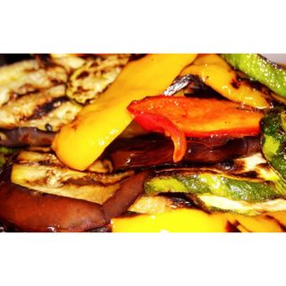 Melanzane, peperoni e zucchine grigliati