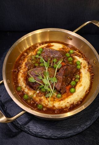 Телячі щоки з трюфельним пюре