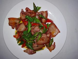 Carne afumata in sos picant