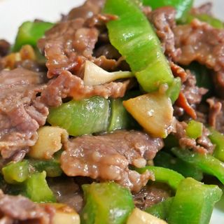 Ternera Con Pimientos Verdes