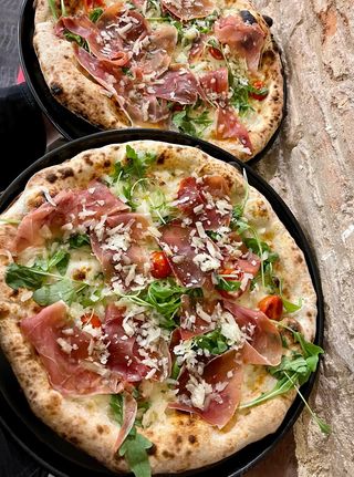 Pizza crudaiola (33 cm.)